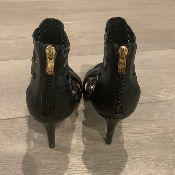 Vince Camuto - Black Heel Sandals - Size: 8.5 M - Picture 6 of 14